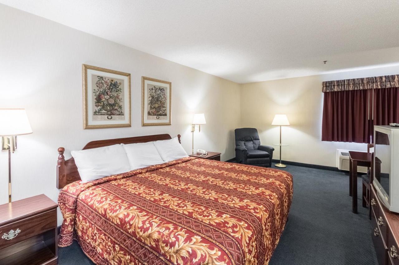 Quality Express Inn & Suites Mineral Wells ภายนอก รูปภาพ
