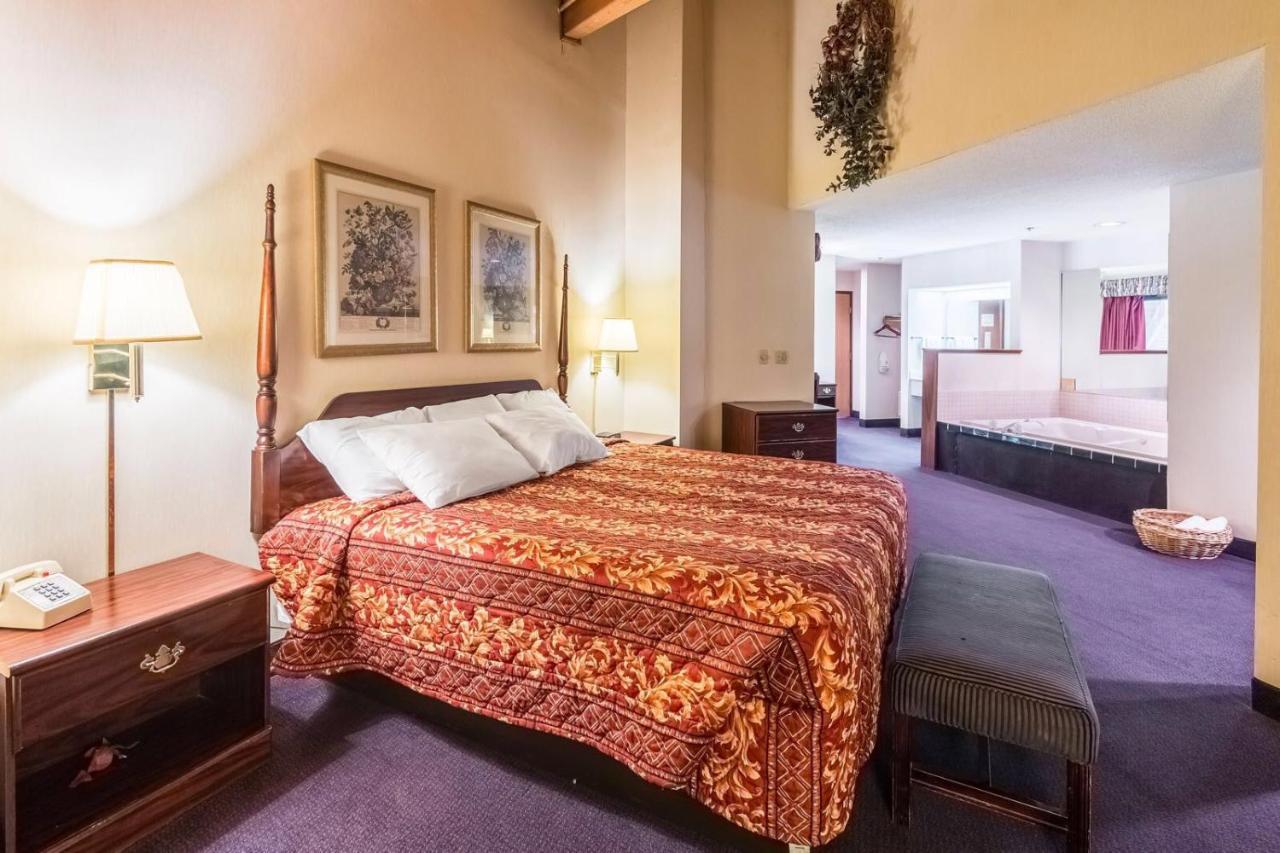 Quality Express Inn & Suites Mineral Wells ภายนอก รูปภาพ