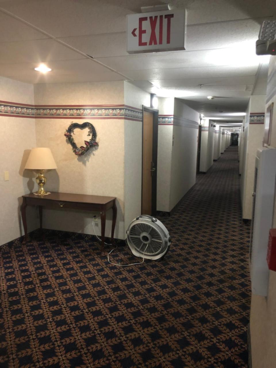 Quality Express Inn & Suites Mineral Wells ภายนอก รูปภาพ